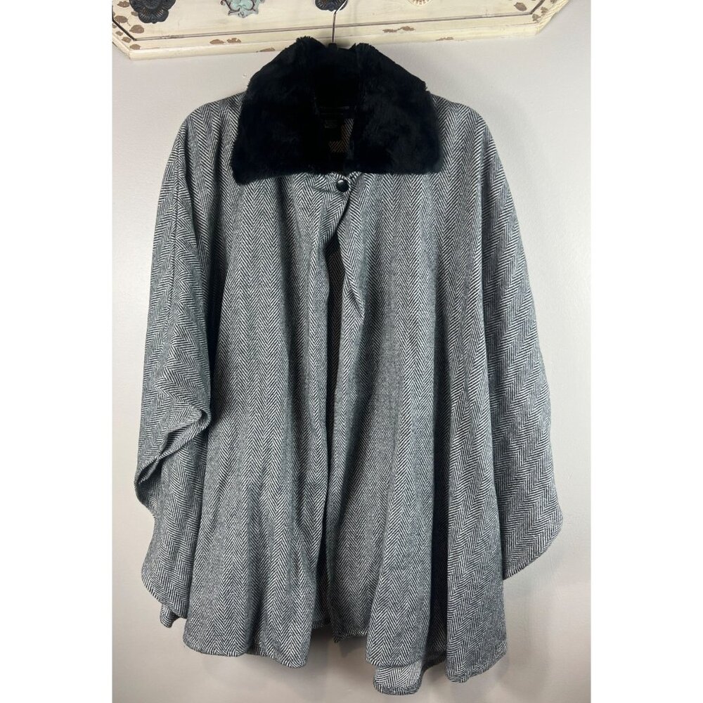 Herringbone Black & White Cape With Faux Fur Collar By Specialty House